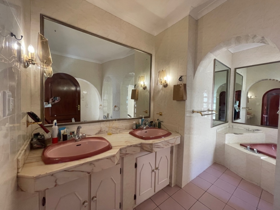 6 Bedroom Property for Sale in Dan Pienaar Free State